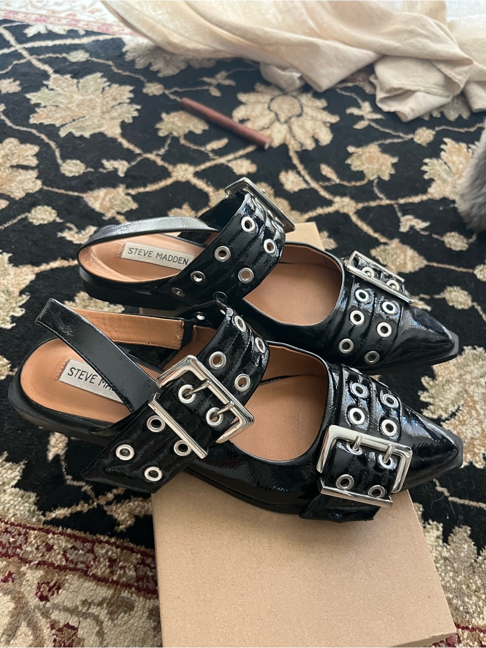 Steve Madden Graya Black Patent Buckle Grommet Flats